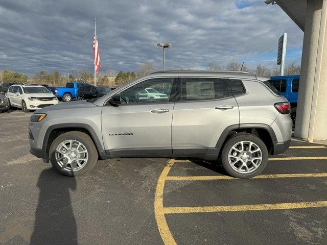 2024 Jeep Compass COMPASS LATITUDE LUX 4X4