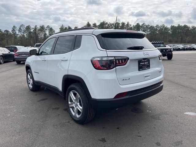 2024 Jeep Compass COMPASS LATITUDE 4X4