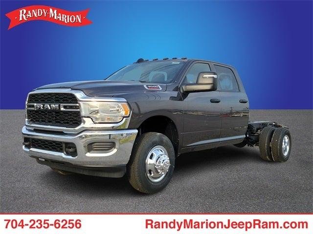 2024 RAM Ram 3500 Chassis Cab RAM 3500 TRADESMAN CREW CAB CHASSIS 4X4 60 CA