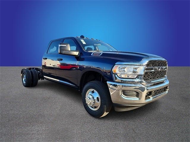 2024 RAM Ram 3500 Chassis Cab RAM 3500 TRADESMAN CREW CAB CHASSIS 4X4 60 CA