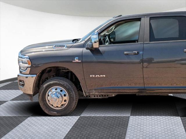 2024 RAM Ram 3500 RAM 3500 LARAMIE CREW CAB 4X4 8 BOX