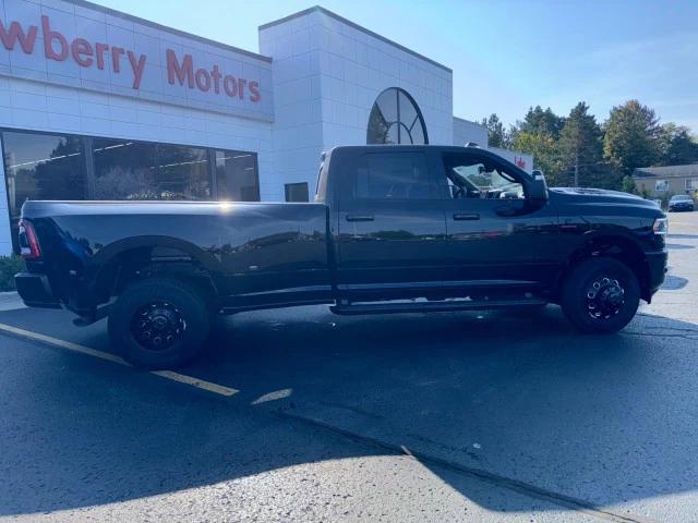 2024 RAM Ram 3500 RAM 3500 LARAMIE CREW CAB 4X4 8 BOX