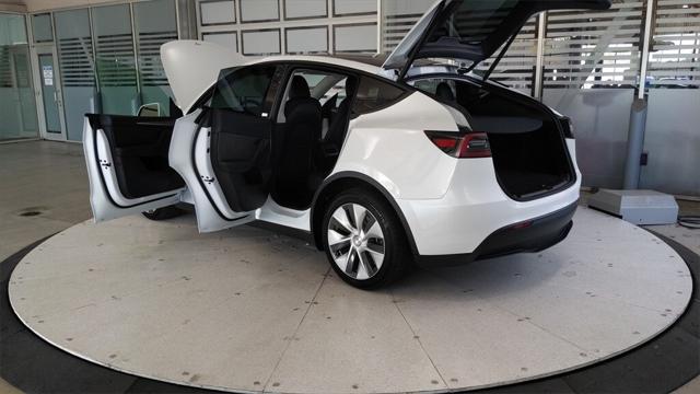 2023 Tesla Model Y Long Range Dual Motor All-Wheel Drive
