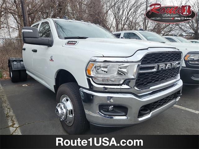 2023 RAM Ram 3500 Chassis Cab RAM 3500 TRADESMAN CREW CAB CHASSIS 4X4 60 CA