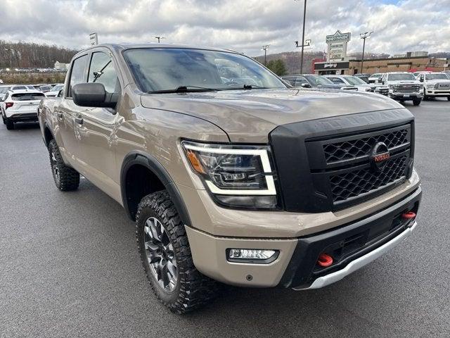 2022 Nissan TITAN Crew Cab PRO-4X 4x4