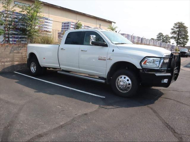 2017 RAM 3500 Laramie Crew Cab 4x4 8 Box