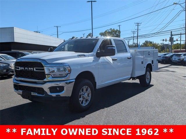 2024 RAM Ram 3500 Chassis Cab RAM 3500 TRADESMAN CREW CAB CHASSIS 4X4 60 CA