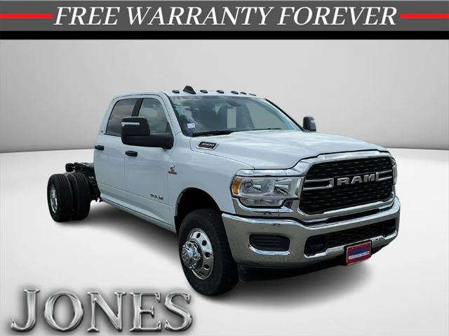 2024 RAM Ram 3500 Chassis Cab RAM 3500 SLT CREW CAB CHASSIS 4X4 60 CA