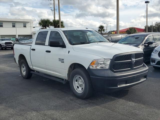 2023 RAM Ram 1500 Classic RAM 1500 CLASSIC TRADESMAN CREW CAB 4X4 57 BOX