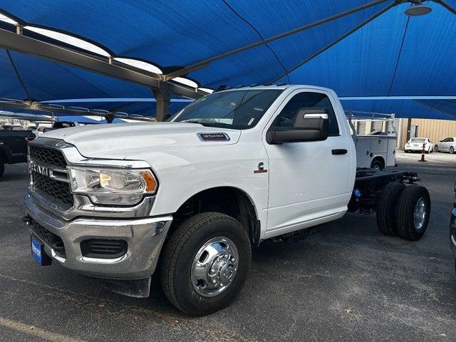 2024 RAM Ram 3500 Chassis Cab RAM 3500 TRADESMAN CHASSIS REGULAR CAB 4X4 60 CA