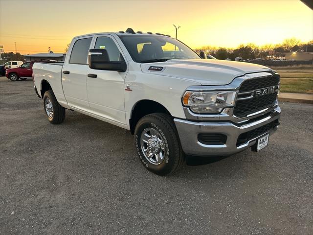 2024 RAM Ram 3500 RAM 3500 TRADESMAN CREW CAB 4X4 64 BOX