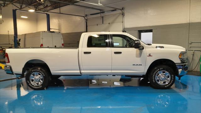 2024 RAM Ram 3500 RAM 3500 BIG HORN CREW CAB 4X4 8 BOX