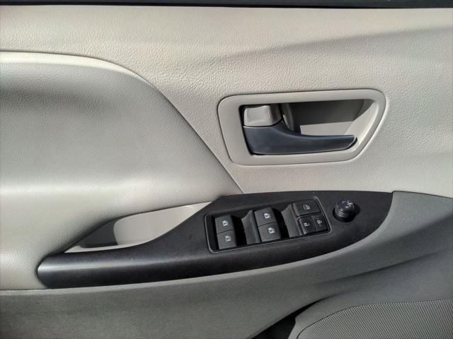 2016 Toyota Sienna LE 7 Passenger
