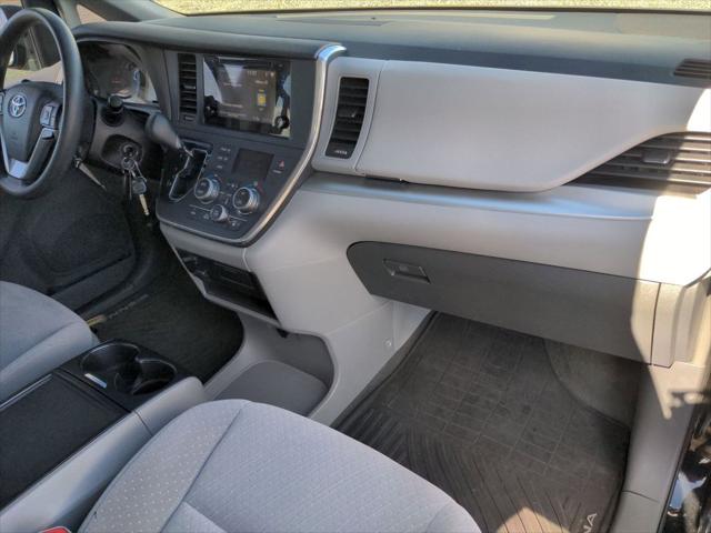 2016 Toyota Sienna LE 7 Passenger