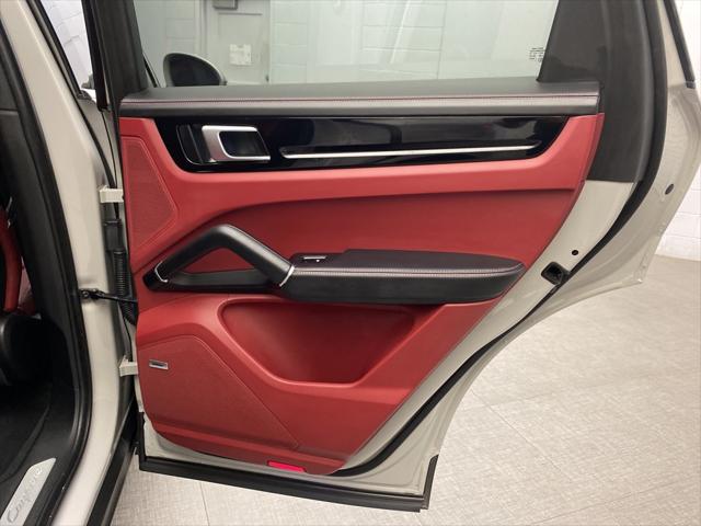 2023 Porsche Cayenne Base