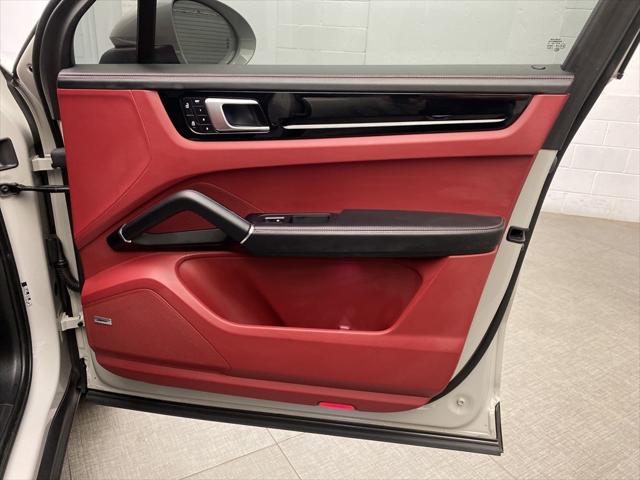 2023 Porsche Cayenne Base