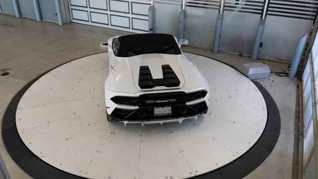 2022 Lamborghini Huracan Evo Spyder RWD