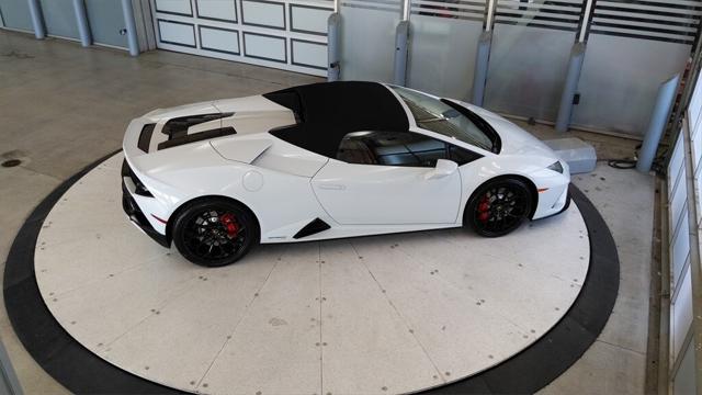 2022 Lamborghini Huracan Evo Spyder RWD