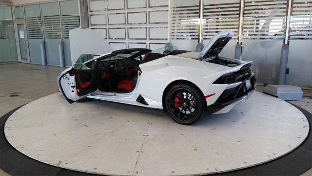 2022 Lamborghini Huracan Evo Spyder RWD