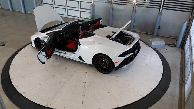 2022 Lamborghini Huracan Evo Spyder RWD