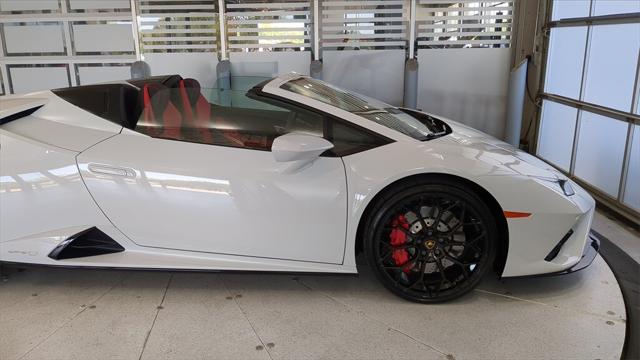 2022 Lamborghini Huracan Evo Spyder RWD