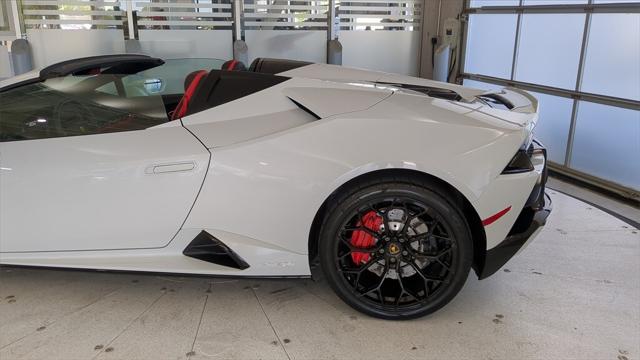 2022 Lamborghini Huracan Evo Spyder RWD