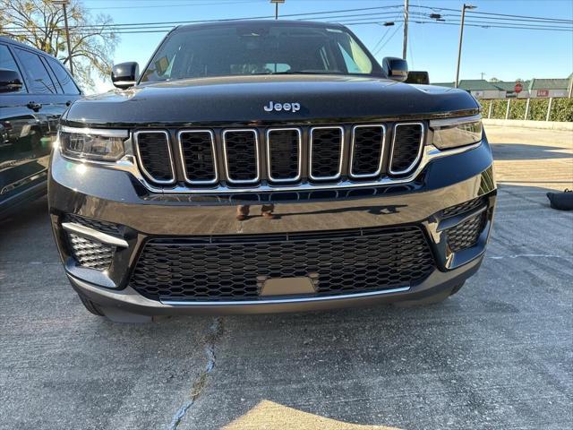 2024 Jeep Grand Cherokee GRAND CHEROKEE LAREDO X 4X4