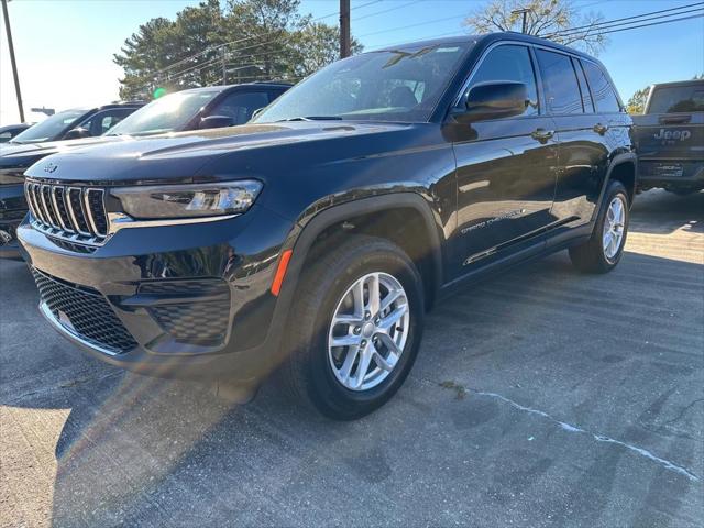 2024 Jeep Grand Cherokee GRAND CHEROKEE LAREDO X 4X4