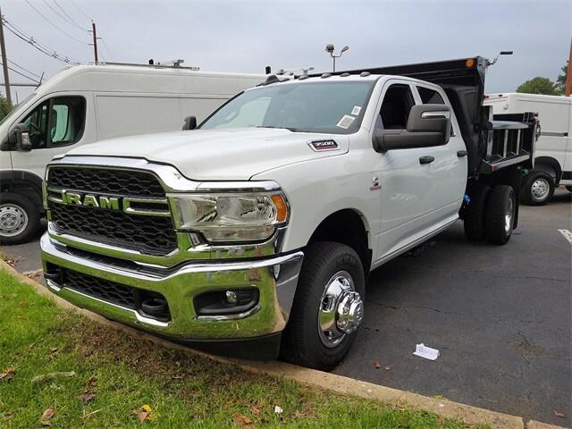 2023 RAM Ram 3500 Chassis Cab RAM 3500 TRADESMAN CREW CAB CHASSIS 4X4 60 CA