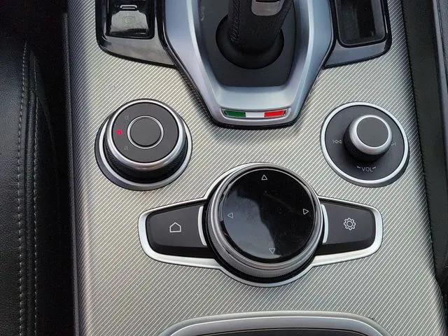 2022 Alfa Romeo Giulia Veloce Ti RWD