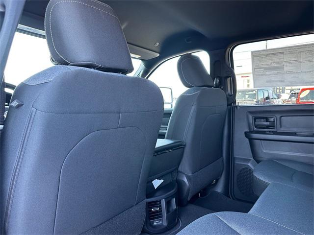2024 Ram 2500 Tradesman Crew Cab 4x4 6'4" Box
