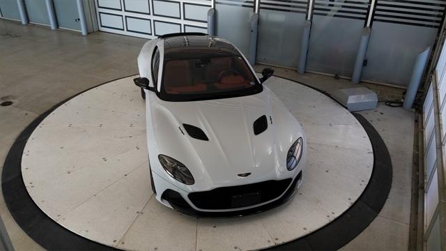 2021 Aston Martin DBS Superleggera