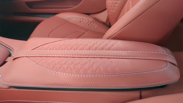 2021 Aston Martin DBS Superleggera