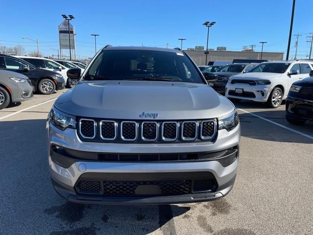 2024 Jeep Compass COMPASS LATITUDE 4X4