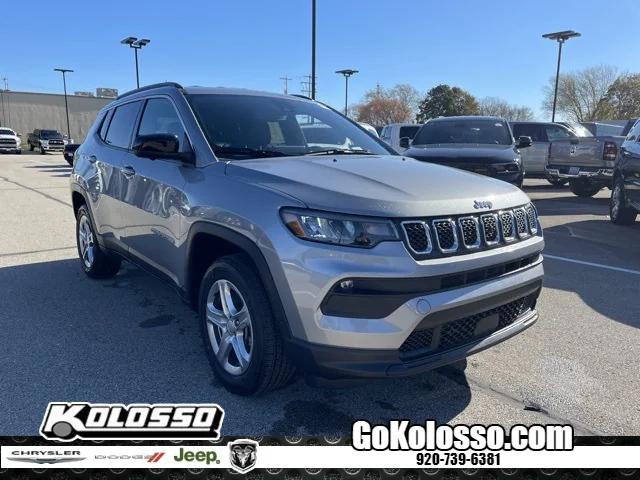 2024 Jeep Compass COMPASS LATITUDE 4X4