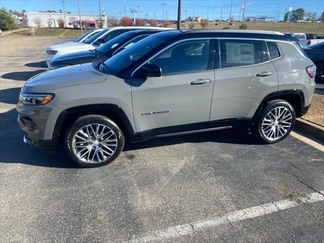 2024 Jeep Compass COMPASS LIMITED 4X4