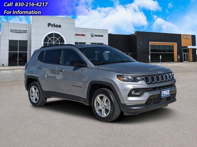 2024 Jeep Compass COMPASS LATITUDE 4X4