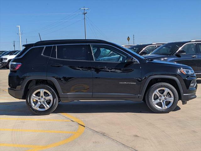 2024 Jeep Compass COMPASS LATITUDE 4X4