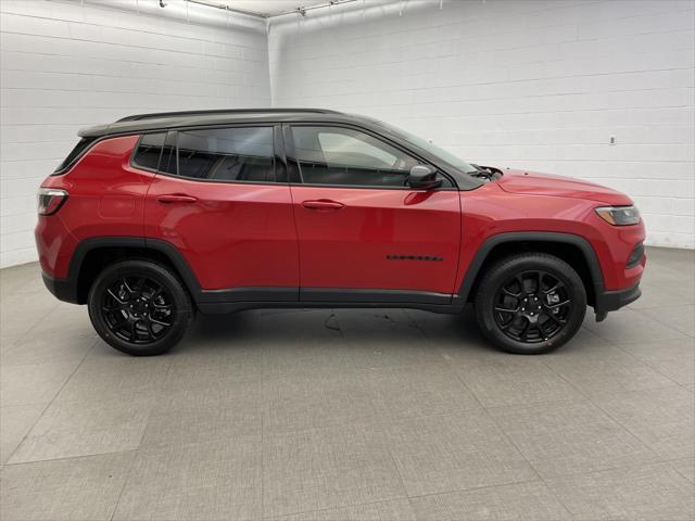 2024 Jeep Compass COMPASS LATITUDE 4X4