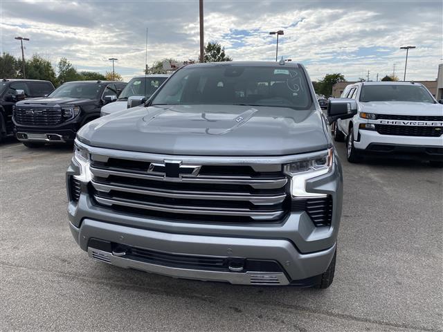 2023 Chevrolet Silverado 1500 4WD Crew Cab Short Bed High Country