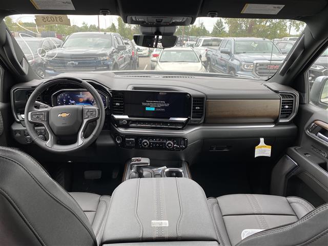 2023 Chevrolet Silverado 1500 4WD Crew Cab Short Bed High Country