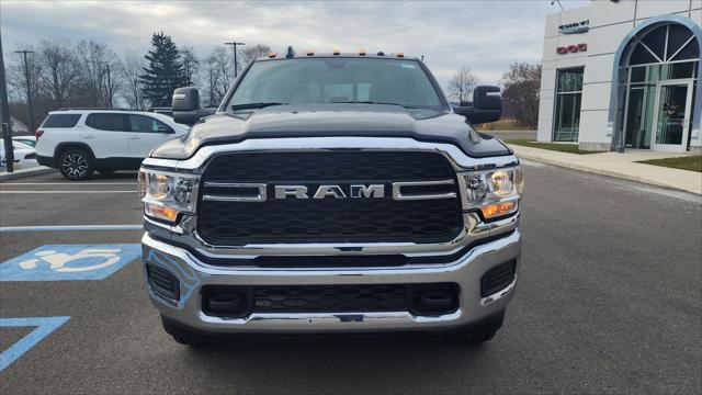 2024 RAM Ram 3500 RAM 3500 TRADESMAN CREW CAB 4X4 64 BOX