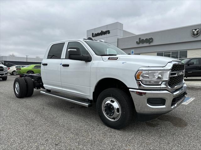 2024 RAM Ram 3500 Chassis Cab RAM 3500 TRADESMAN CREW CAB CHASSIS 4X4 60 CA