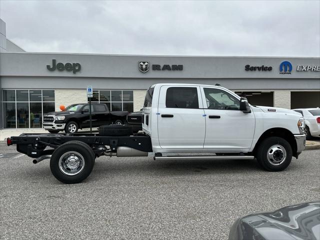 2024 RAM Ram 3500 Chassis Cab RAM 3500 TRADESMAN CREW CAB CHASSIS 4X4 60 CA