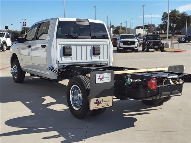 2024 RAM Ram 3500 Chassis Cab RAM 3500 SLT CREW CAB CHASSIS 4X4 60 CA