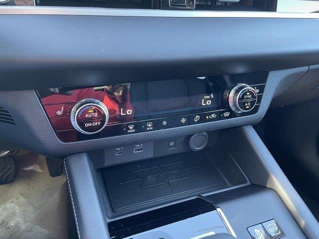 2023 Mitsubishi Outlander PHEV SE S-AWC
