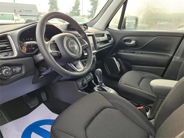 2023 Jeep Renegade RENEGADE LATITUDE 4X4