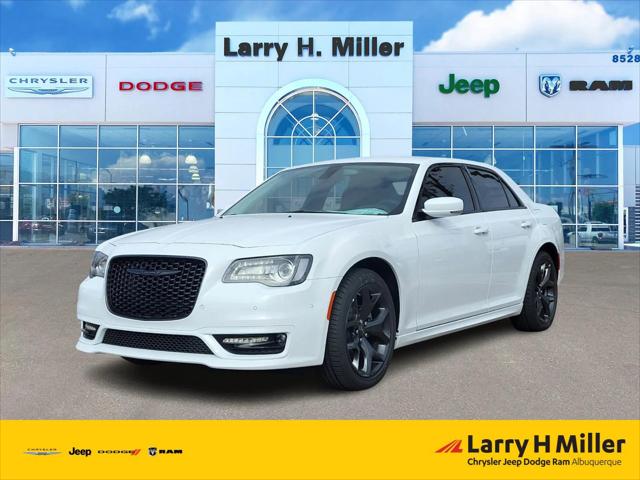 2023 Chrysler Chrysler 300 300 TOURING L RWD