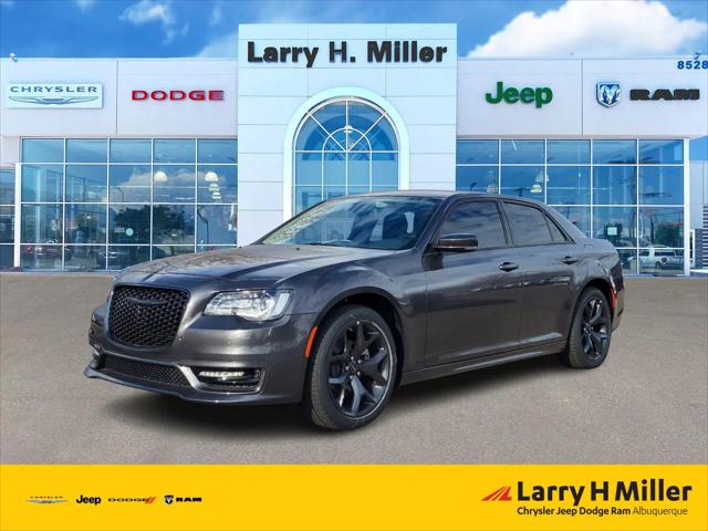 2023 Chrysler Chrysler 300 300 TOURING L RWD