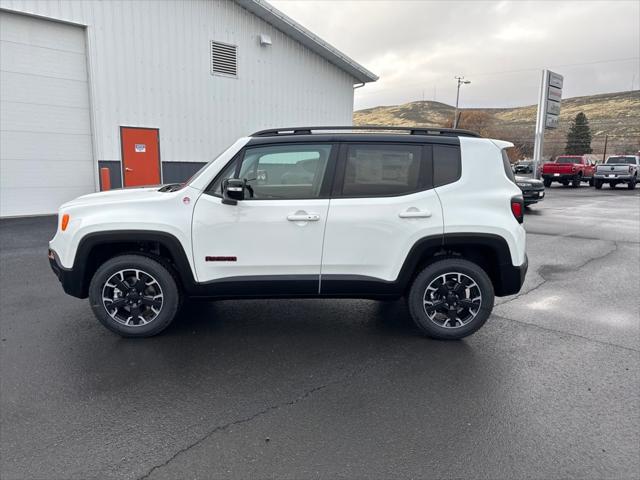 2023 Jeep Renegade RENEGADE TRAILHAWK 4X4